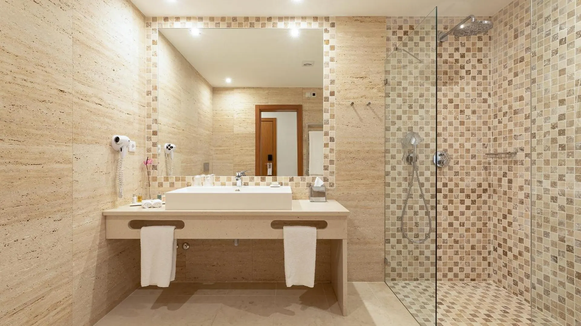 Caneiros Luxury House & Suites Ferragudo  Hotel